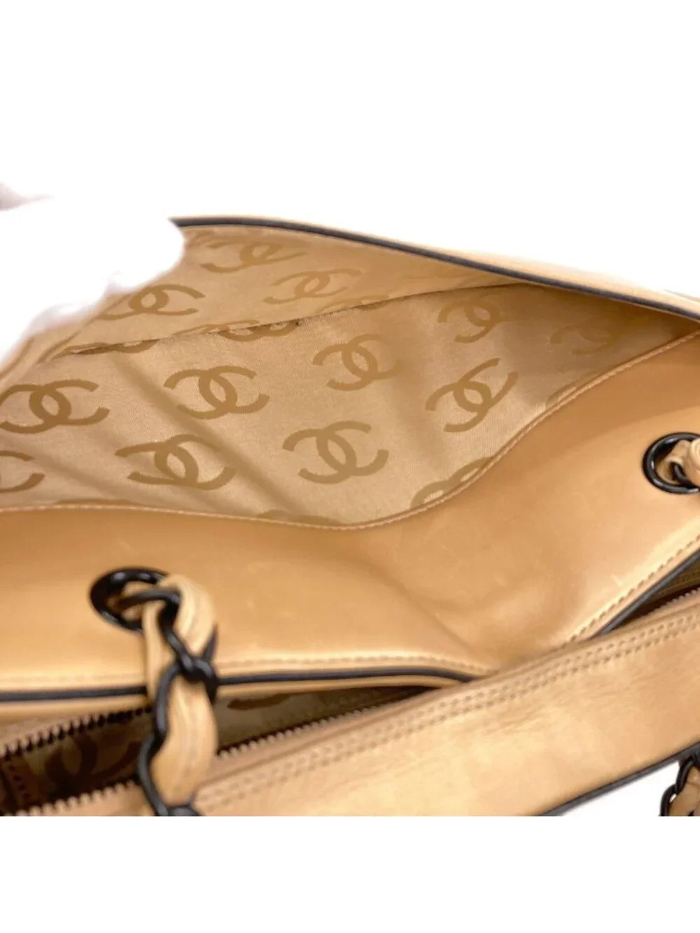 Chanel Chain Tote Bag Calfskin